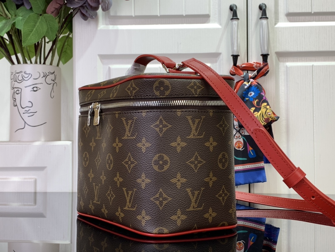 LV nice BB Monogram macassar vanity 18*14.5*24CM 2024121009