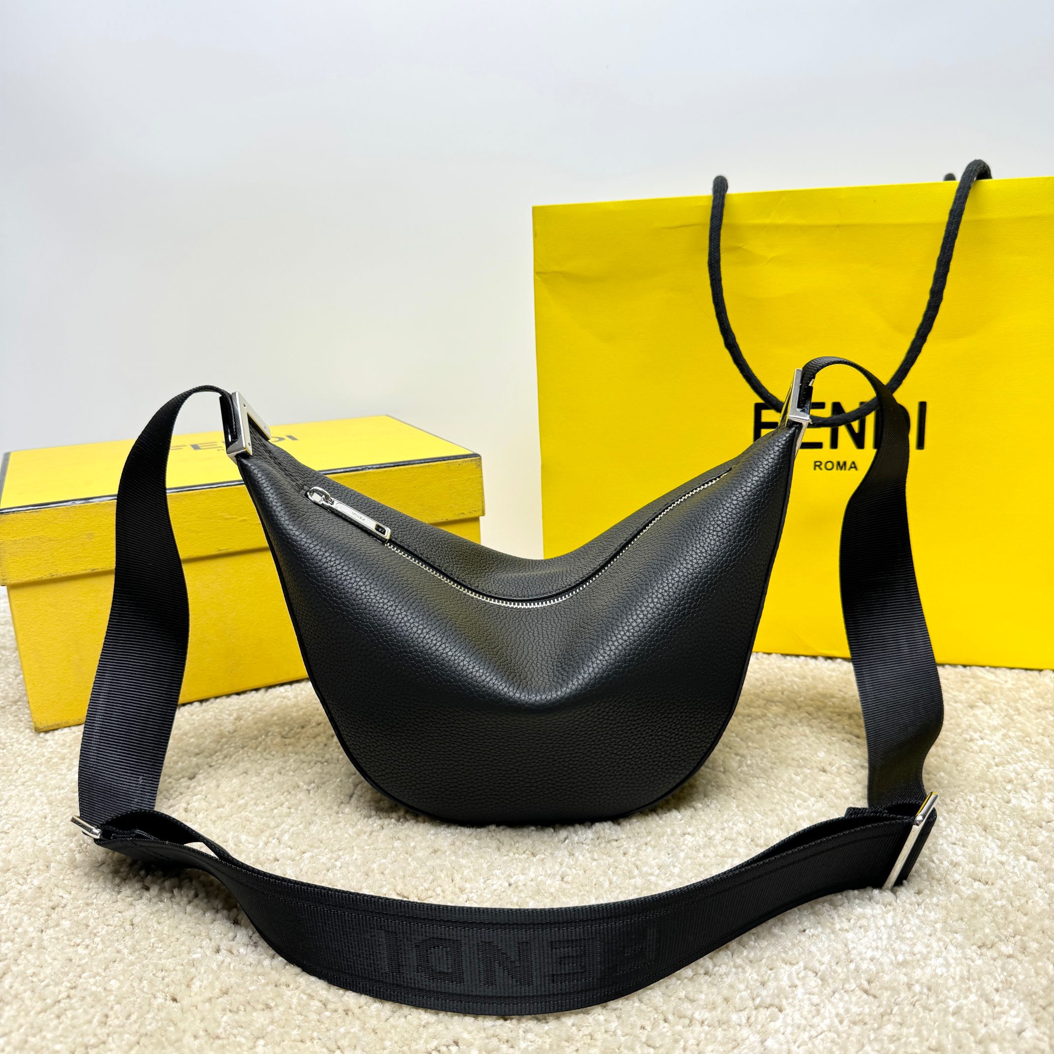 F**di roma leather F**di melon small black leather bag 33*18*10cm