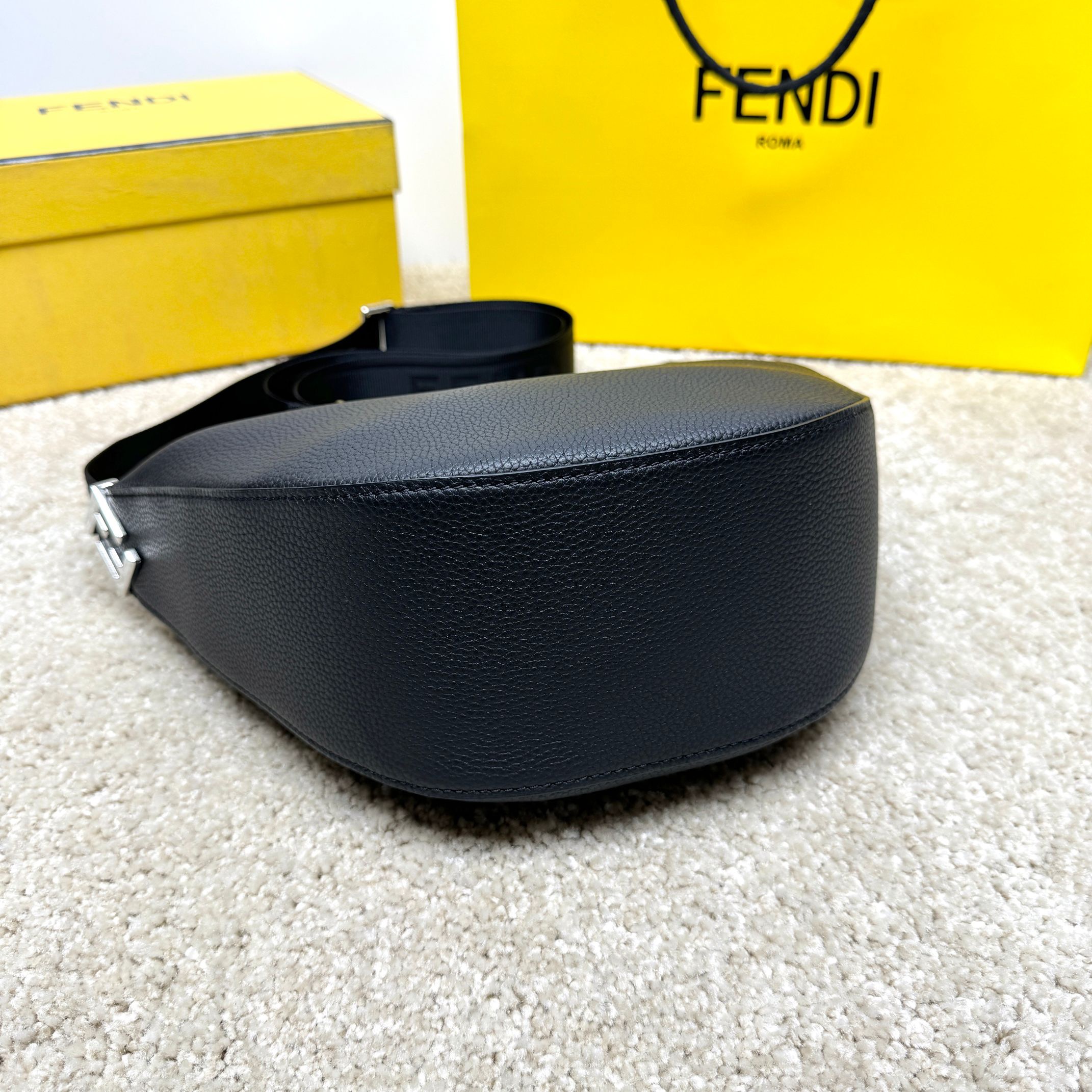 F**di roma leather F**di melon small black leather bag 33*18*10cm