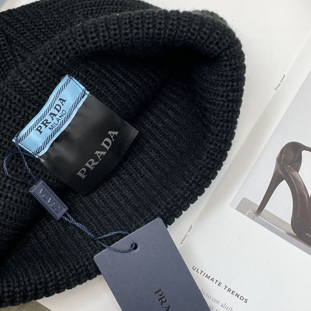 Pra*a beanie hat 2024121601
