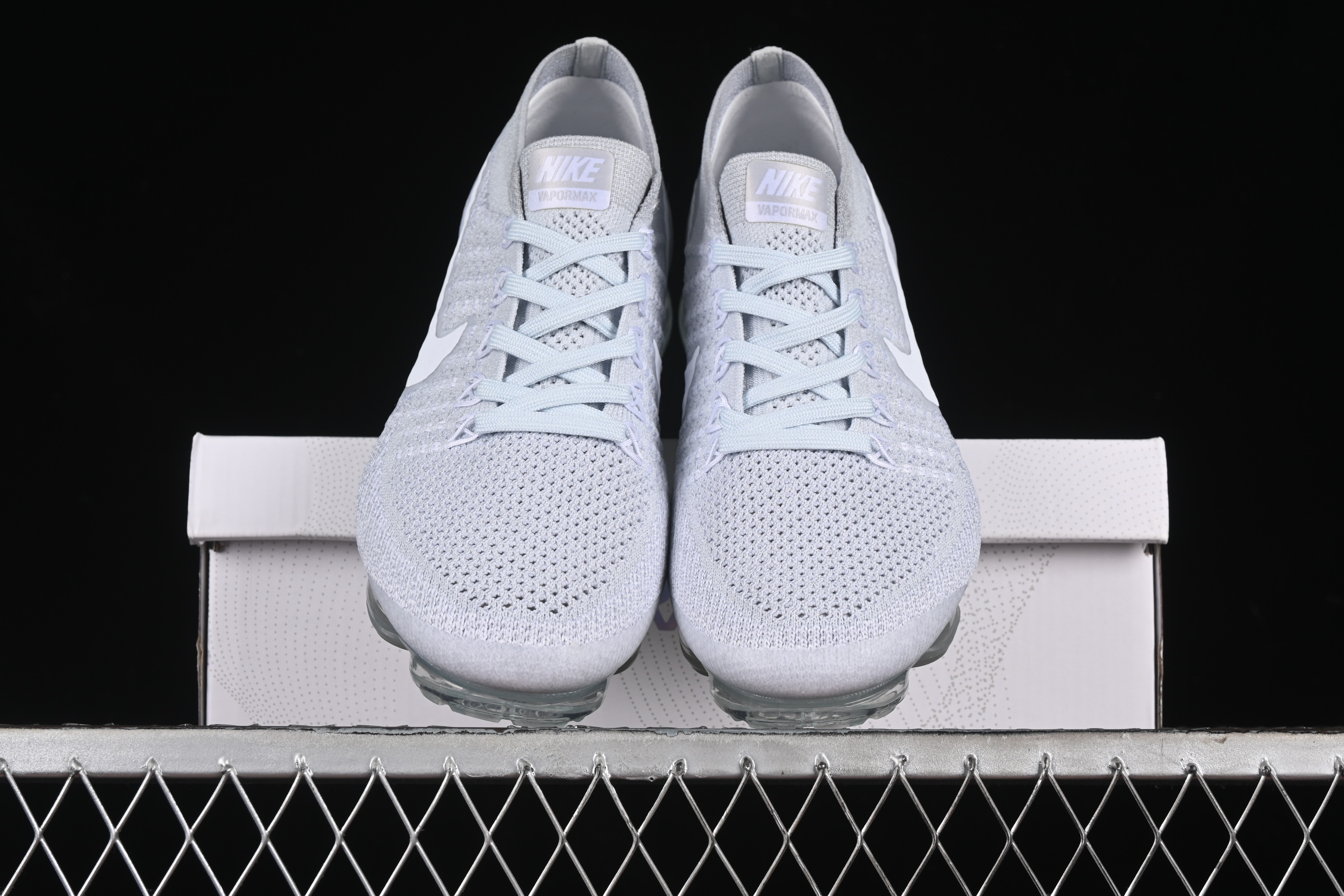 Nike Air VaporMax Triple White 849558-100
