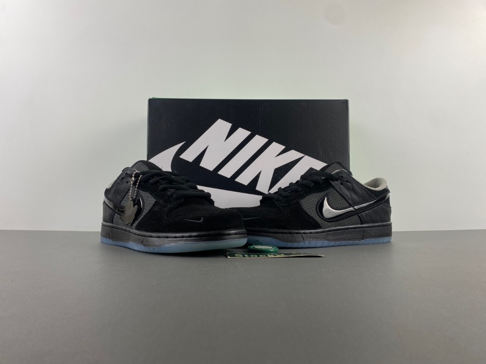 Nike Dunk Low Ducks of a Feather Black University of Oregon PE  HV1470-001
