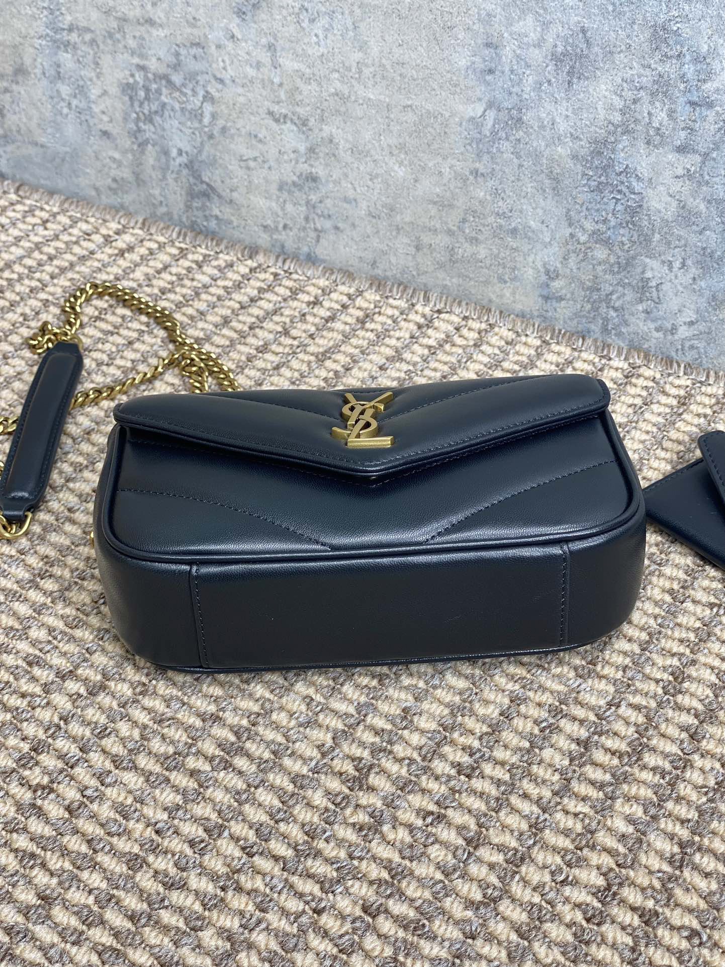 Y*L loulou black 20*12*5cm