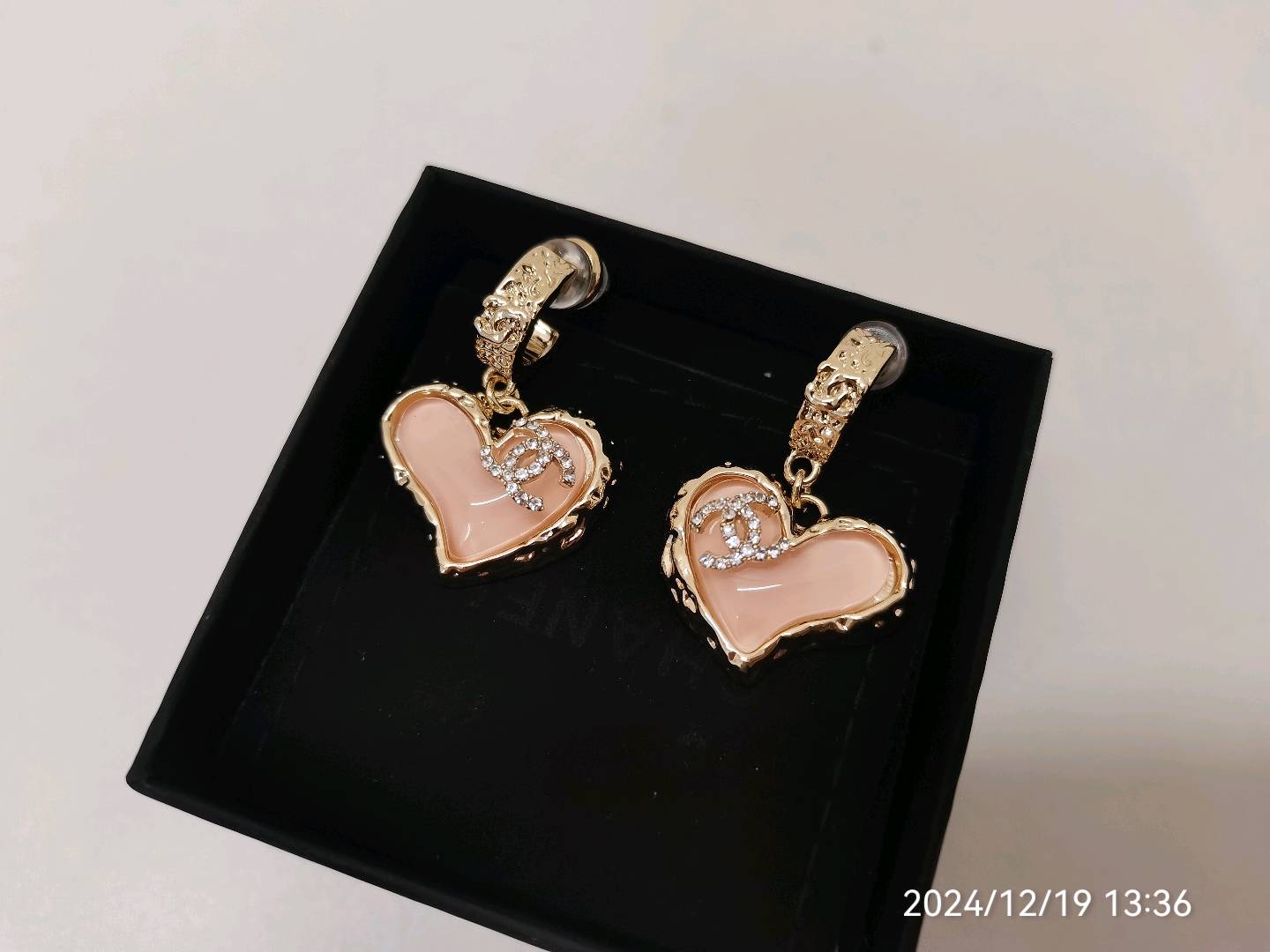 Ch*el earring 2024122601