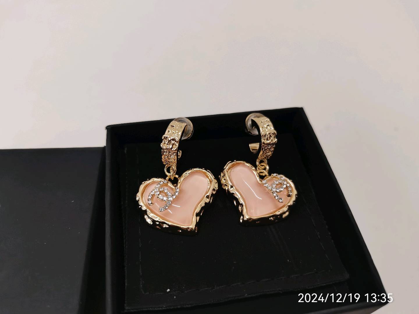 Ch*el earring 2024122601