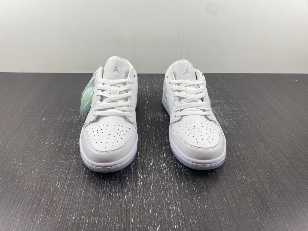 Jordan 1 Low SE Glitter Swoosh  FQ9112-100