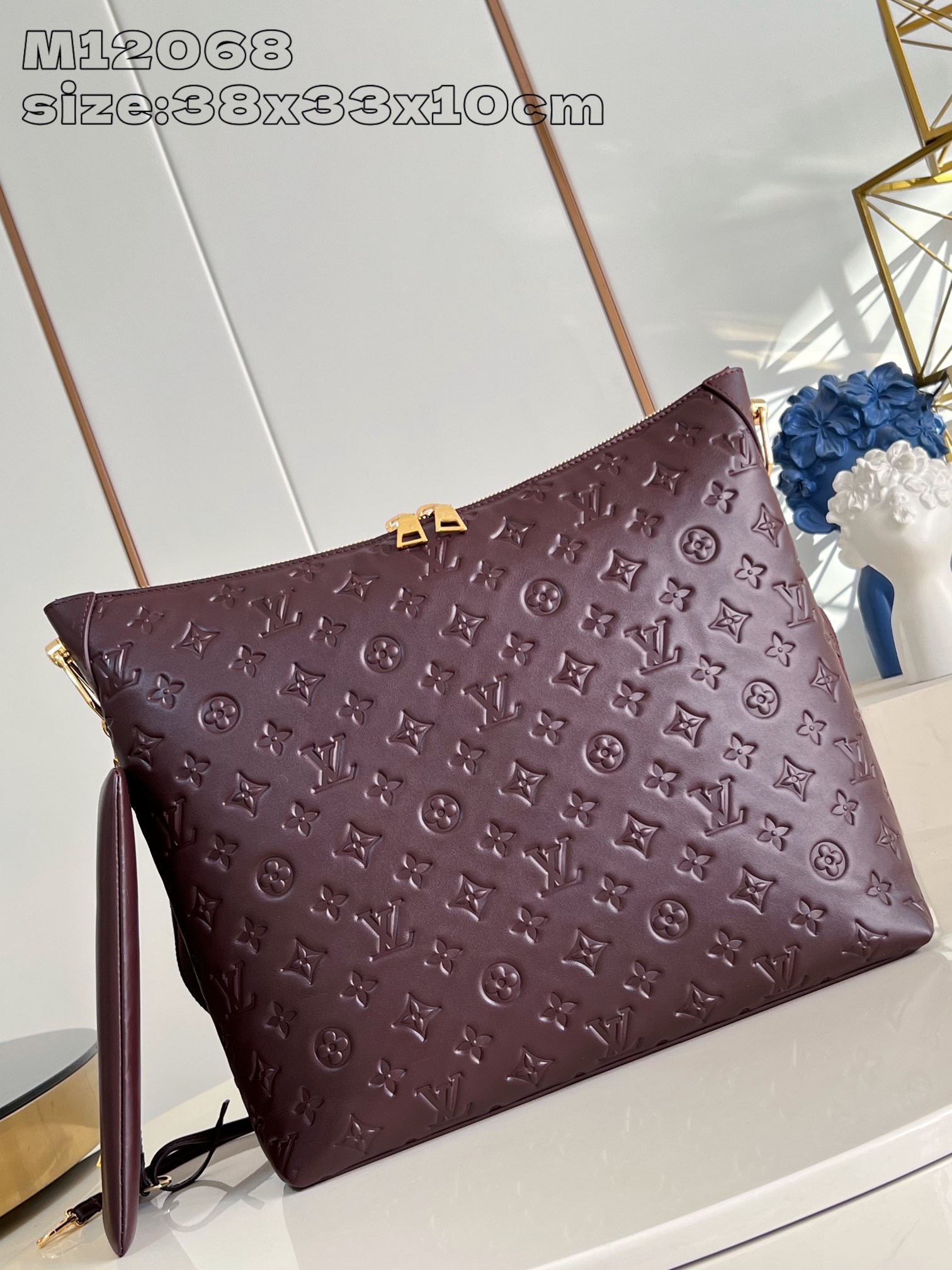 LV coussin hobo MM 38*33*10CM 2024122602