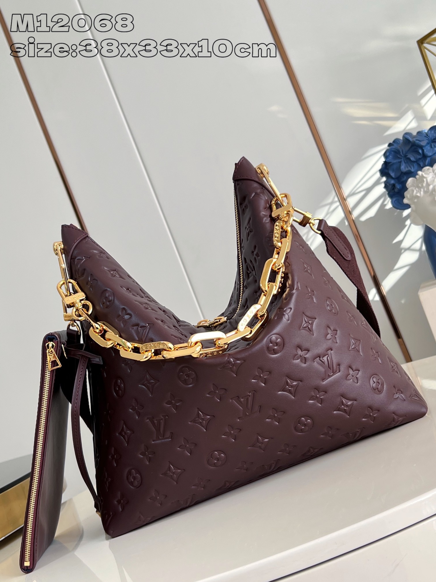 LV coussin hobo MM 38*33*10CM 2024122602