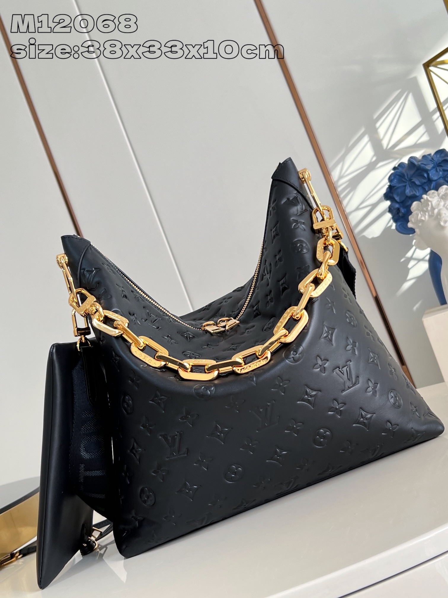 LV coussin hobo MM 38*33*10CM 2024122603