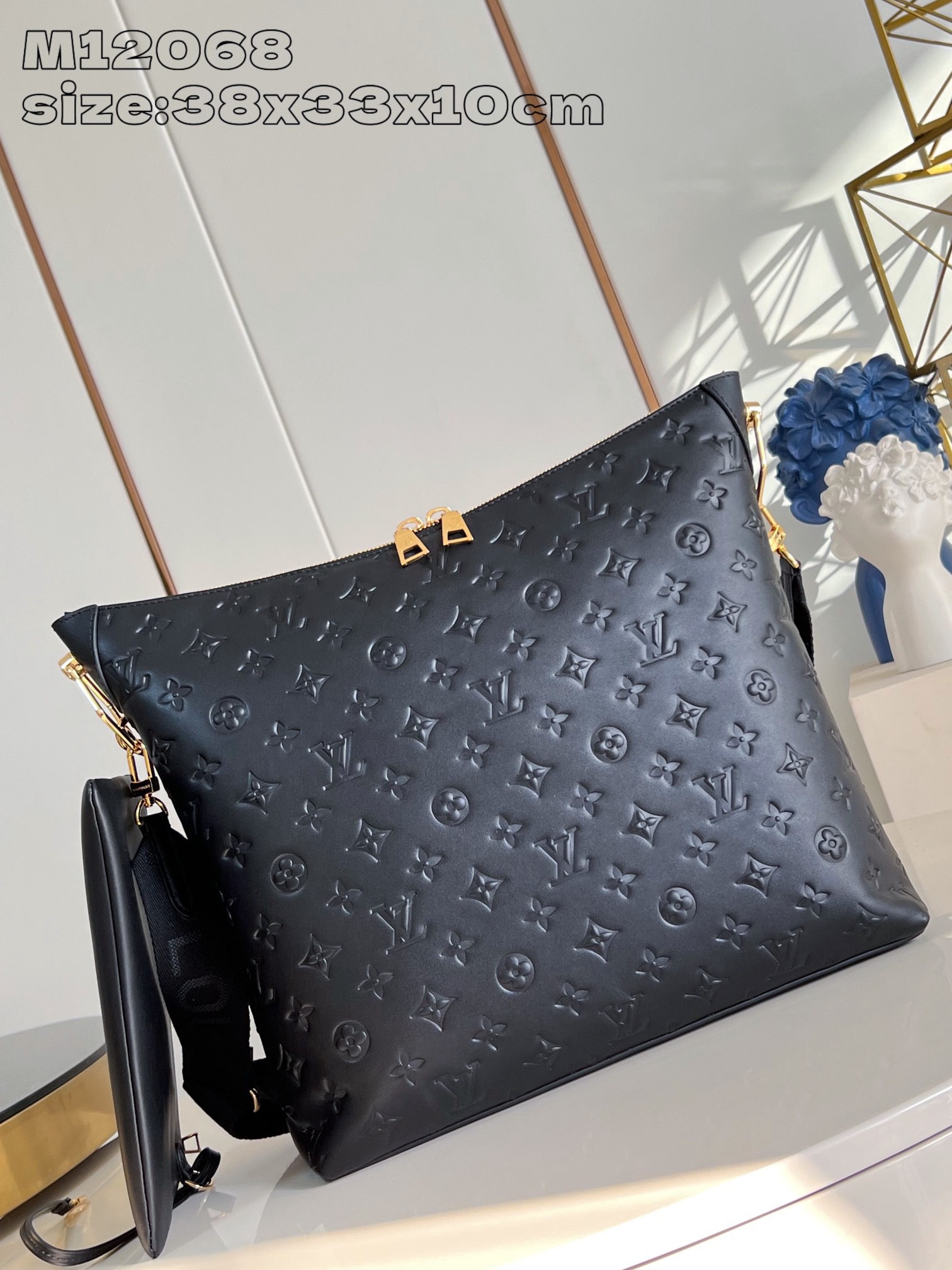 LV coussin hobo MM 38*33*10CM 2024122603