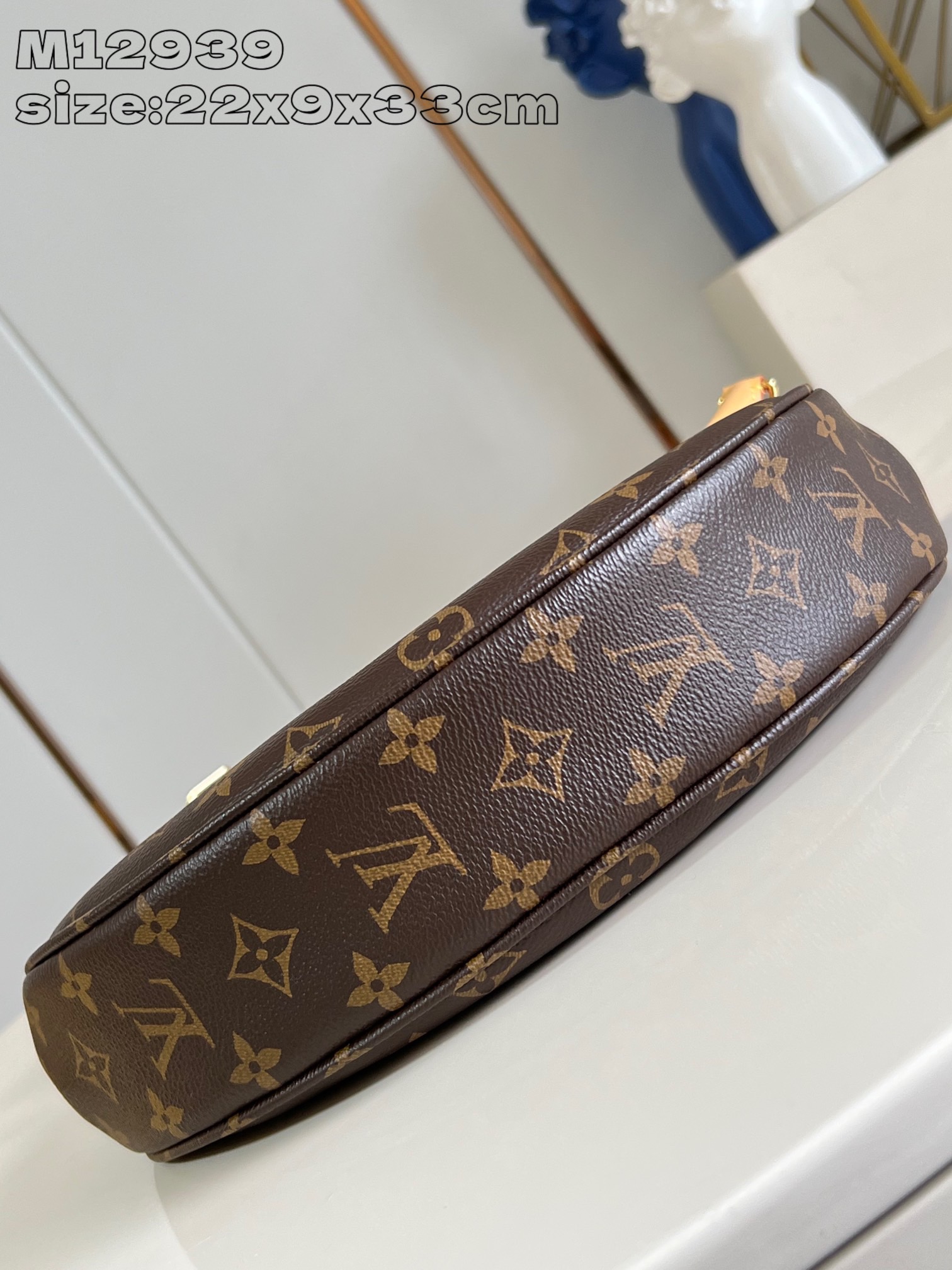 LV Looping monogram 22*9*33CM