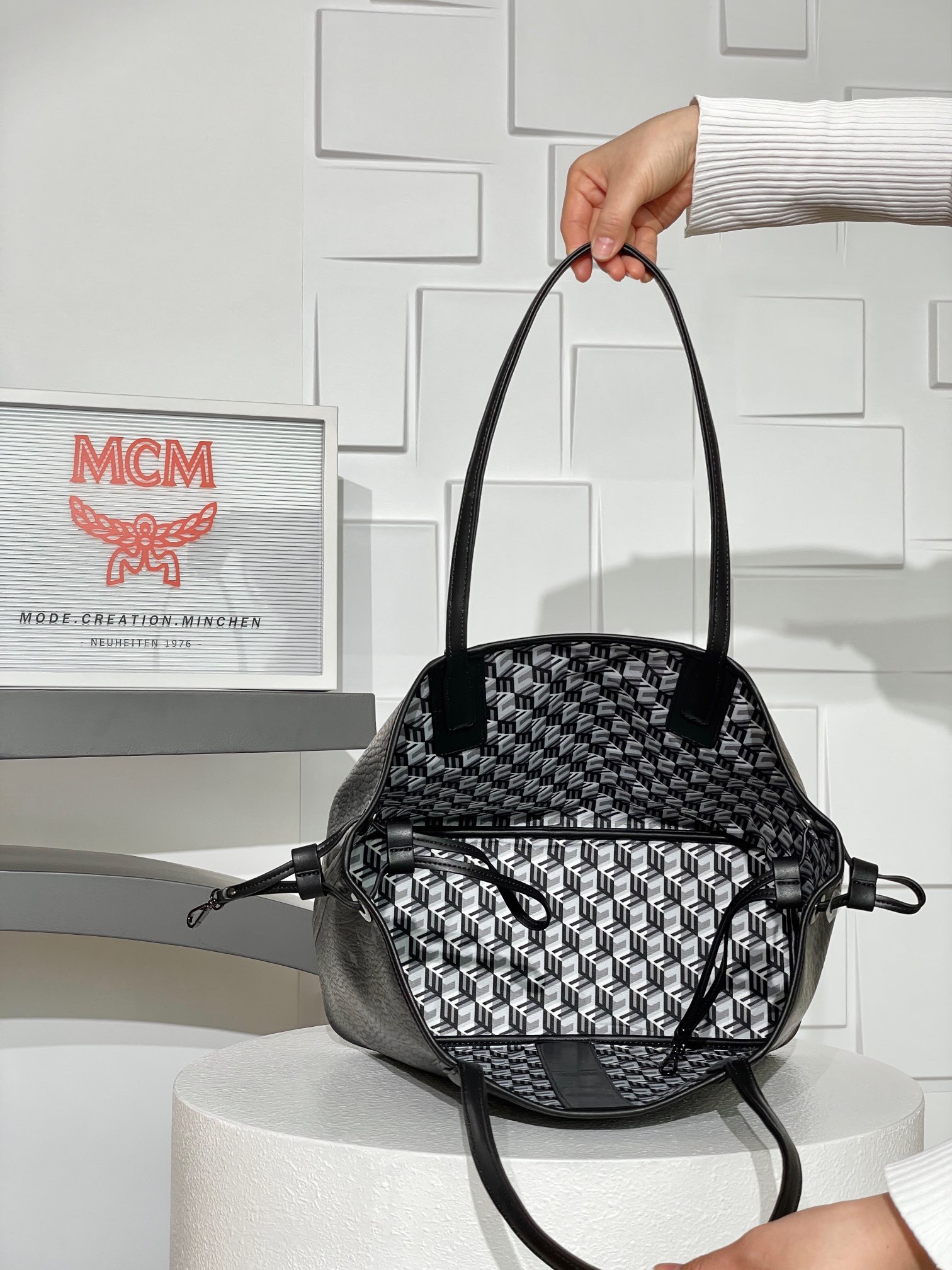 MCM tote bag 35*29*16 2024122701