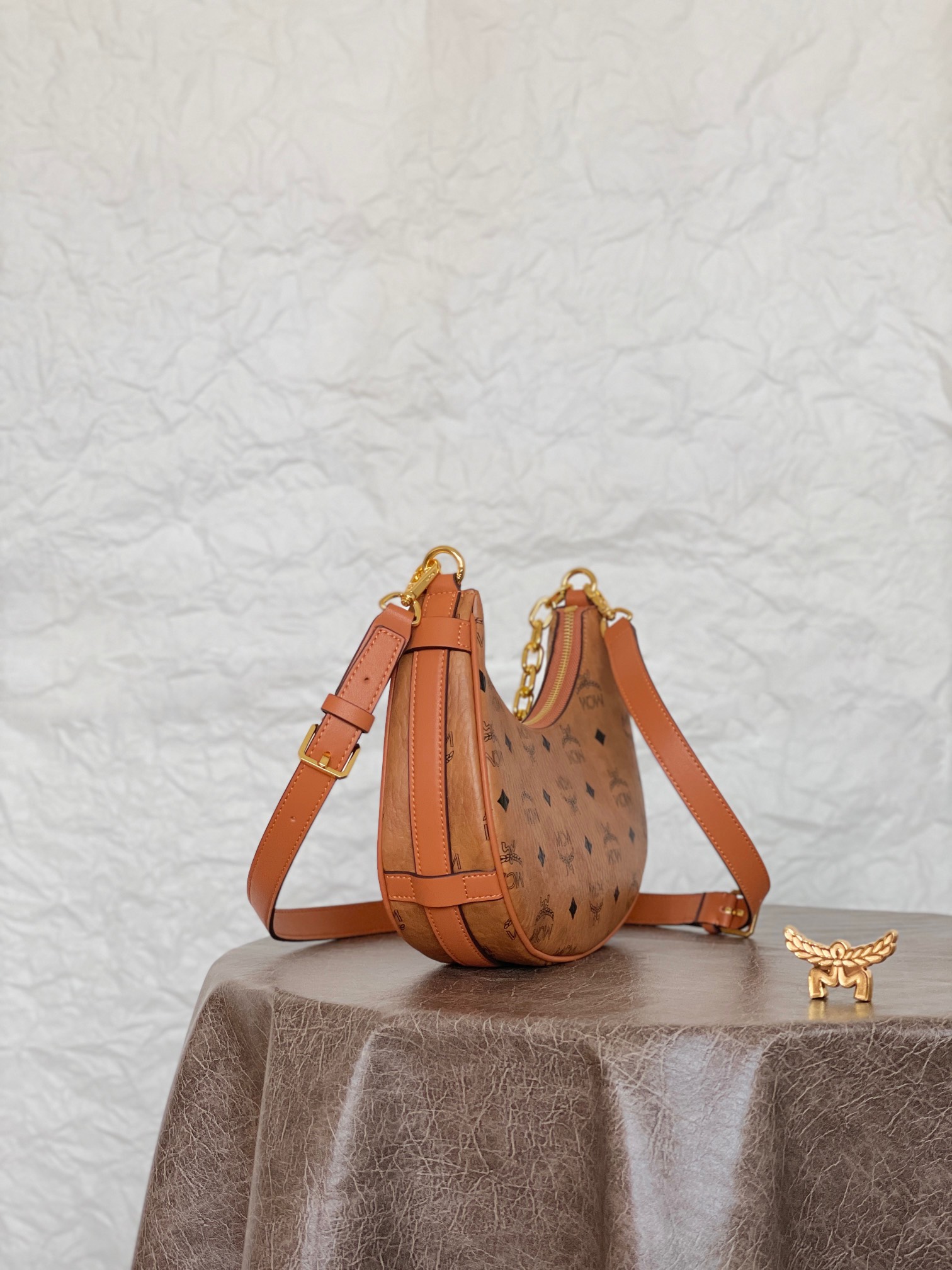 MCM Aren Small Crescent Hobo Bag 24x6.5x19cm