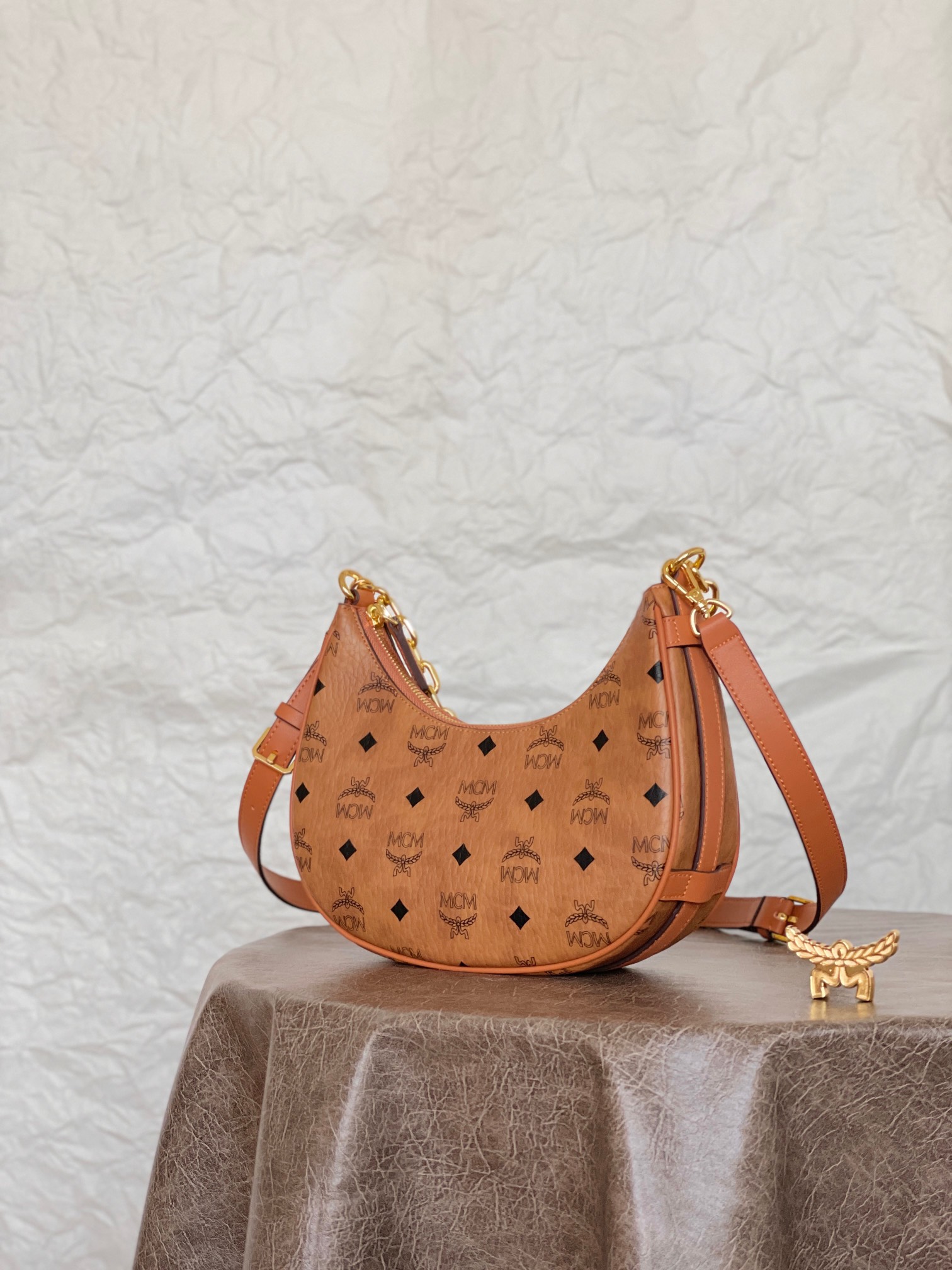 MCM Aren Small Crescent Hobo Bag 24x6.5x19cm