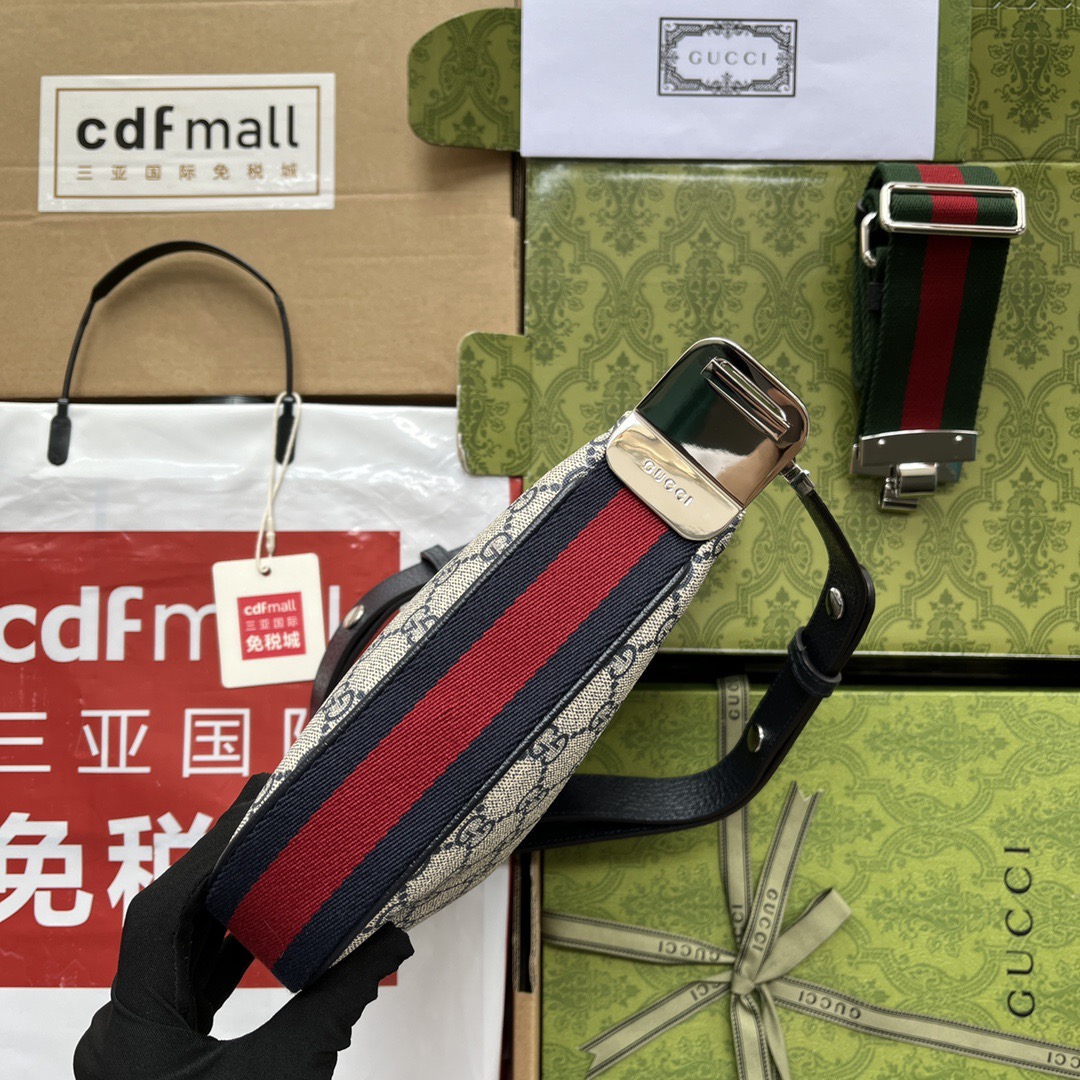 G*u*i attache small shoulder bag 23x 22x 5cm 2024123101