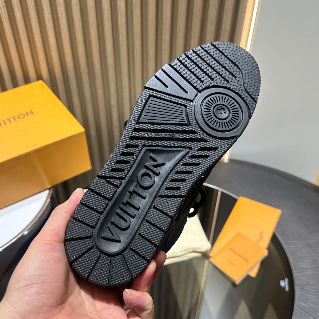 LV sneaker 2025010203