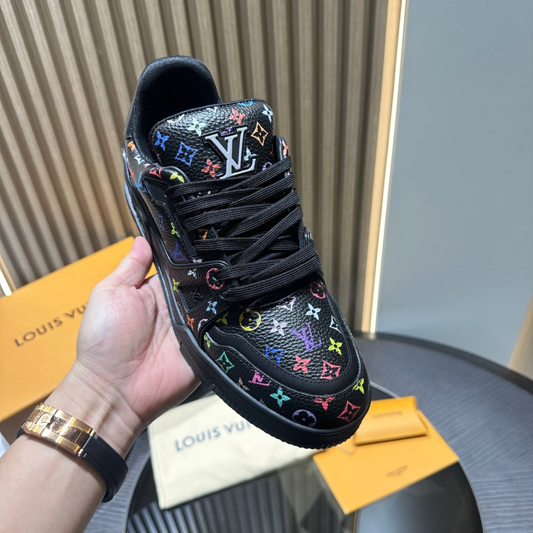 LV sneaker 2025010204