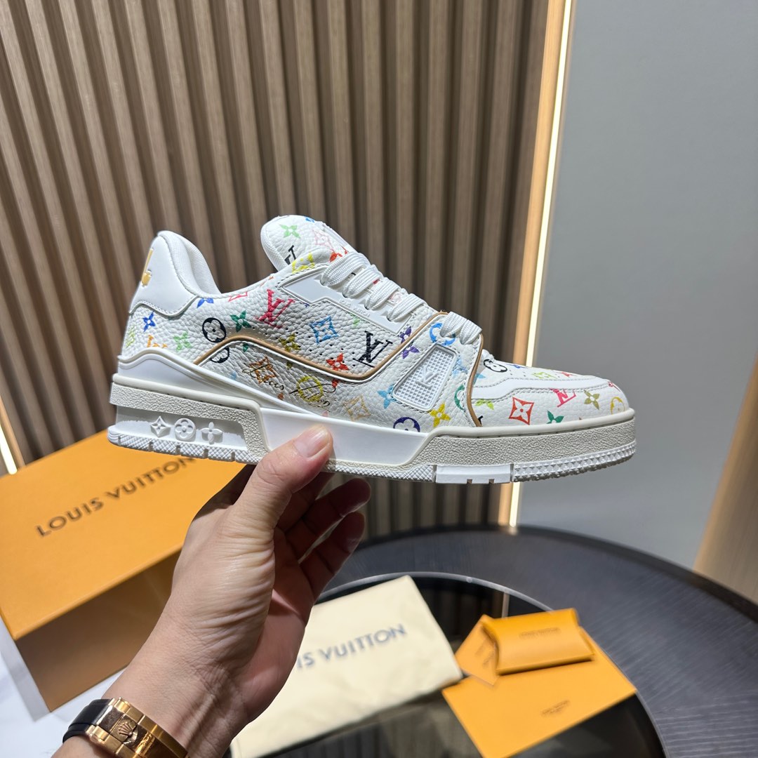 LV sneaker 2025010205