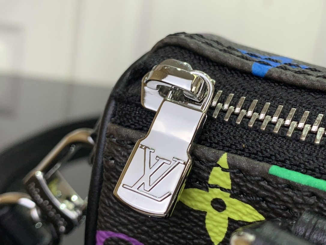 l**is V*t*n x takashi murakami nano speedy black multicolored 16x11x9cm