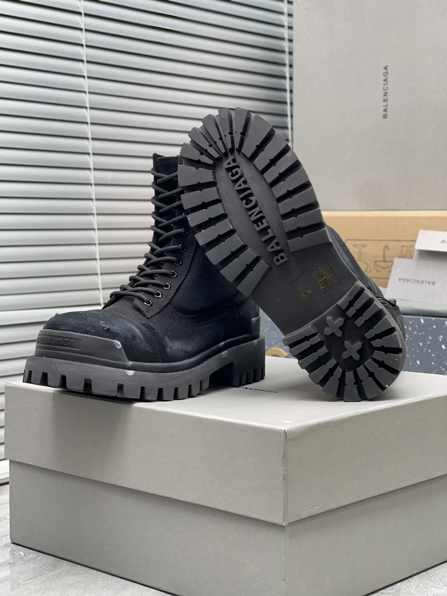 Ba*len*cia*ga boots 2024011302