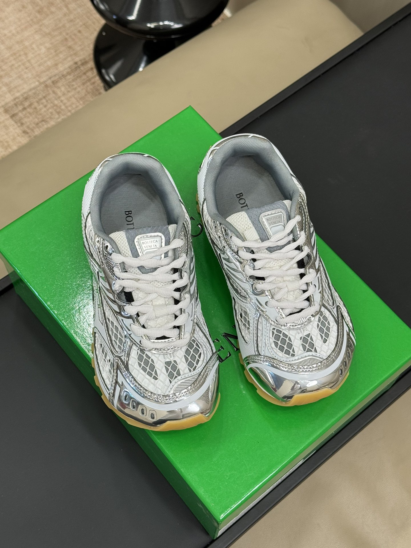 bo*te*ga Ve*ne*ta bv sneaker 2025012001