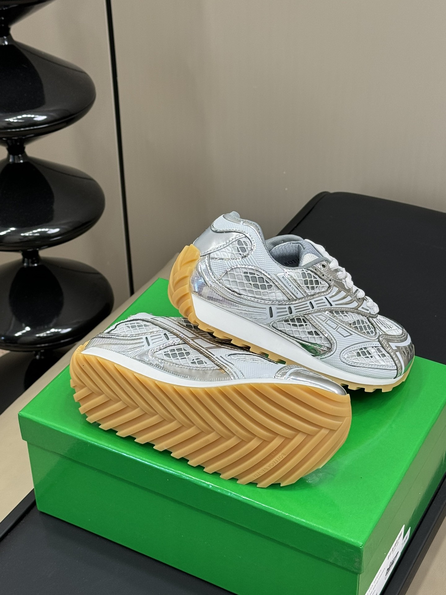 bo*te*ga Ve*ne*ta bv sneaker 2025012001