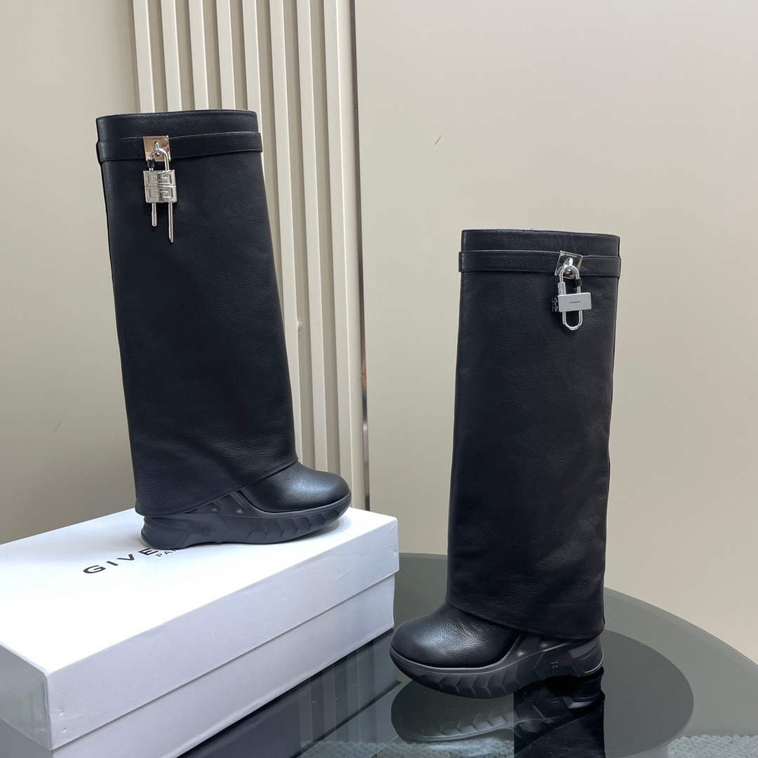 Givenchy  boots 2025012801