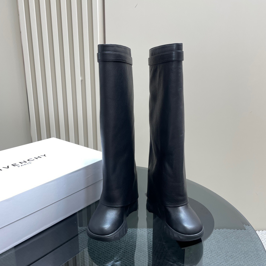 Givenchy  boots 2025012801