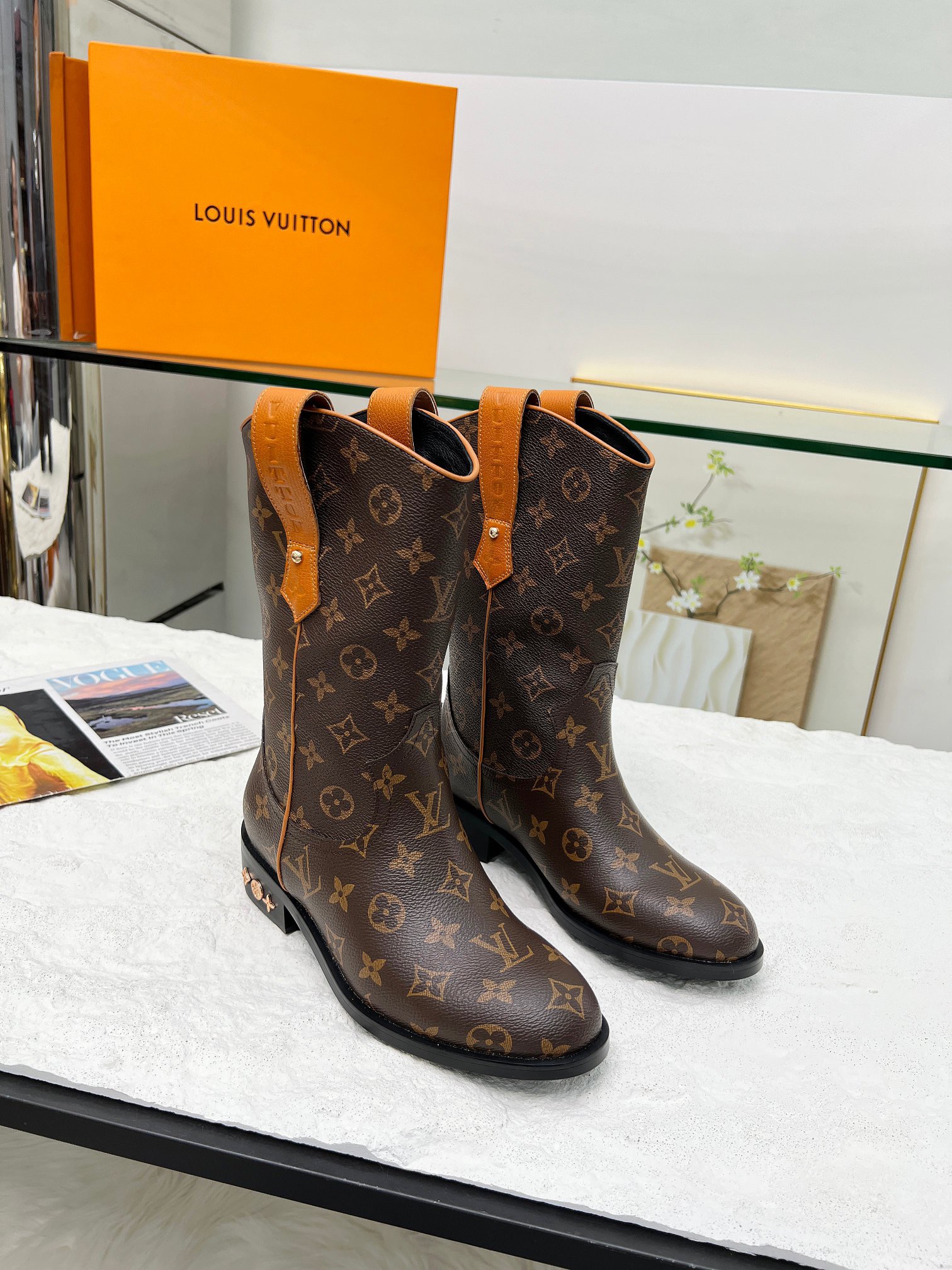 LV Boots 2025020601