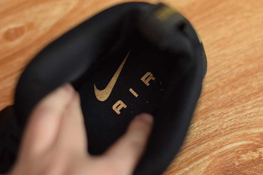 Nike Air Foamposite Pro Black Metallic Gold 624041-009
