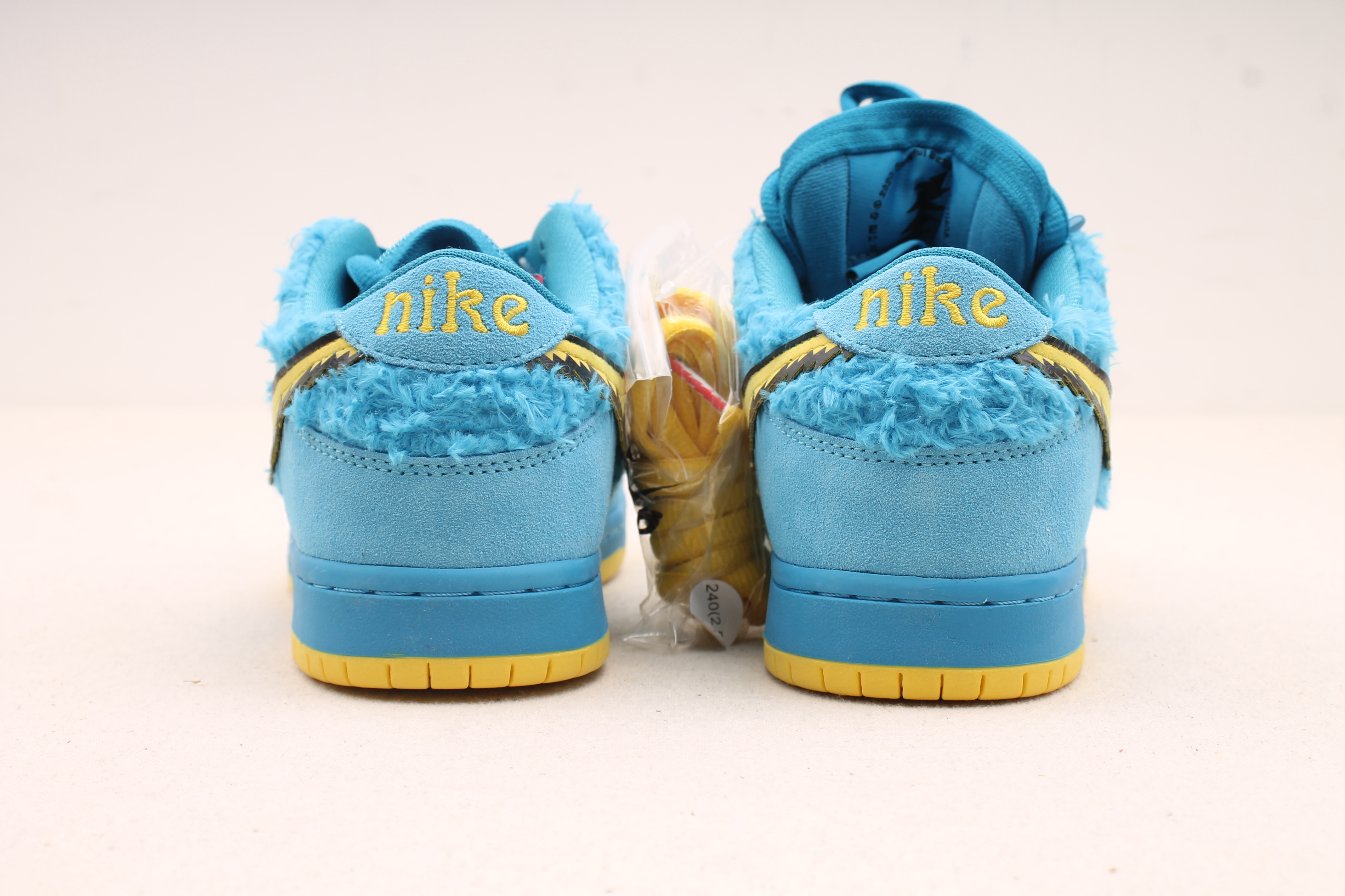 GRATEFUL DEAD X NIKE SB DUNK LOW CJ5378-400