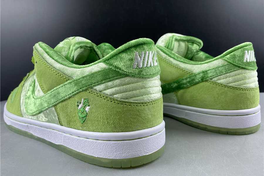 Strangelove x NK Sb Dunk Low CT2552300