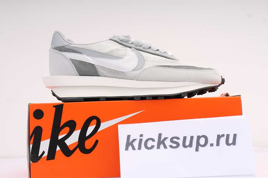 NIKE LDWAFFLE SACAI BV0073100