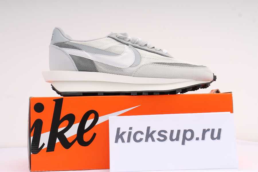 NIKE LDWAFFLE SACAI BV0073100