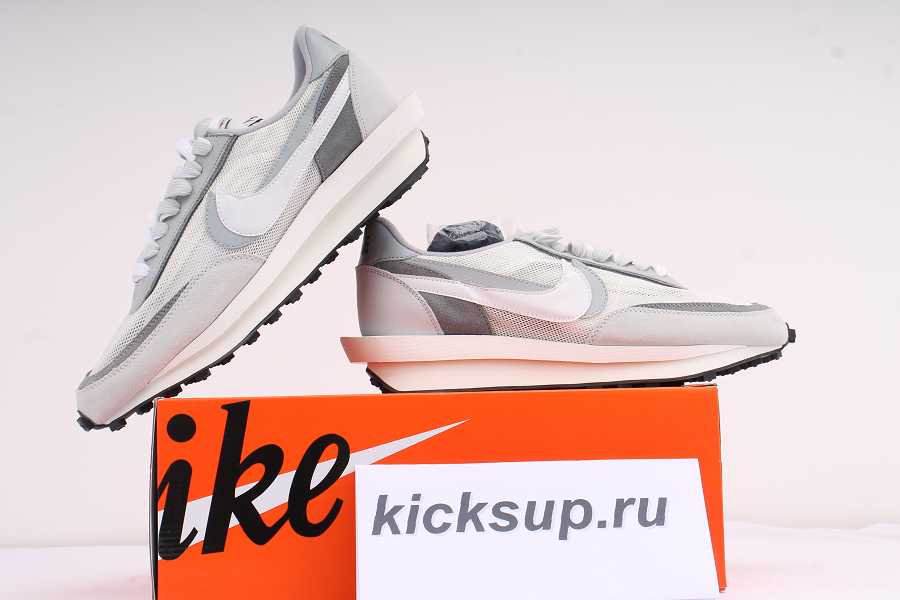 NIKE LDWAFFLE SACAI BV0073100