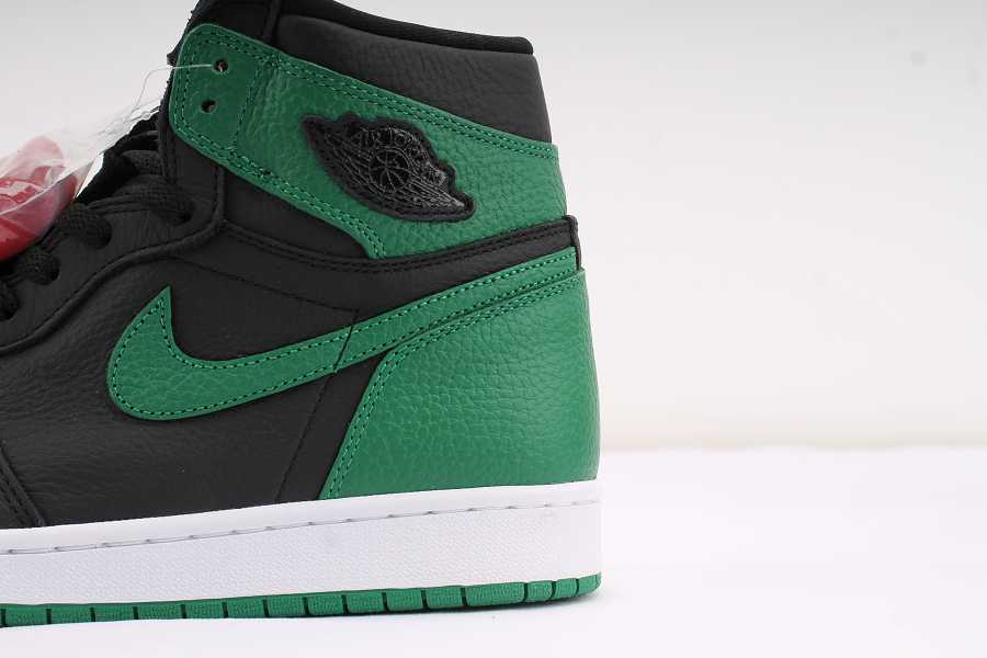 AIR JORDAN 1 RETRO HIGH OG 555088030