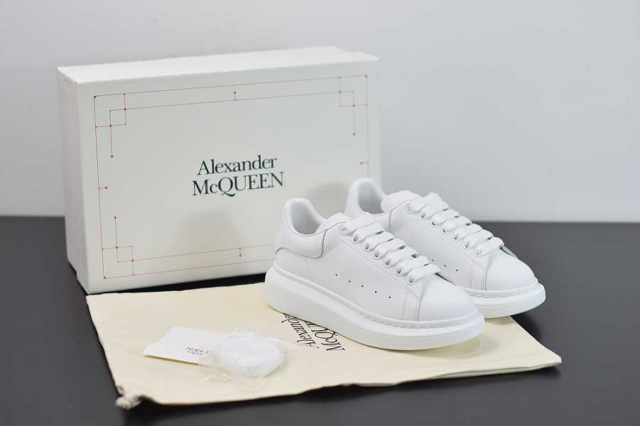 alexander M*Q*en