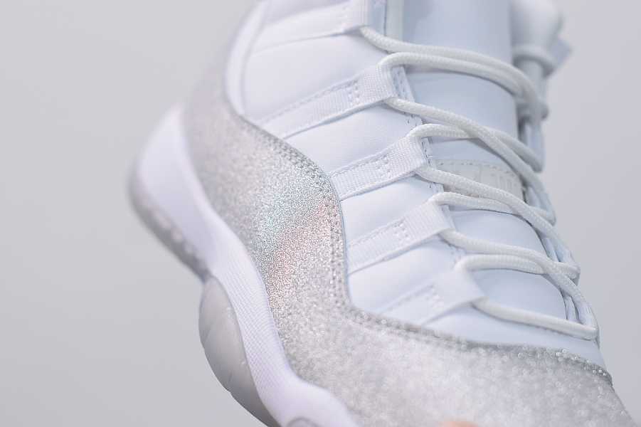Air Jordan 11 WMNS Metallic Silver AR0715-100
