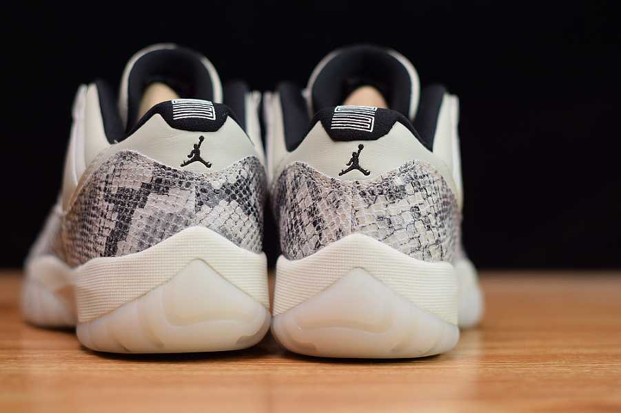 Air Jordan 11 Low SE Navy Snakeskin CD6846-002