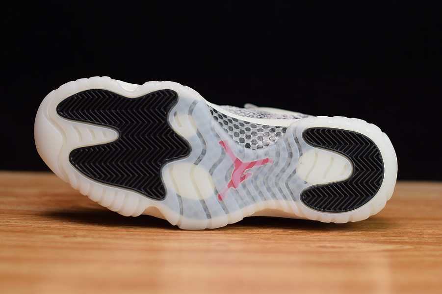 Air Jordan 11 Low SE Navy Snakeskin CD6846-002