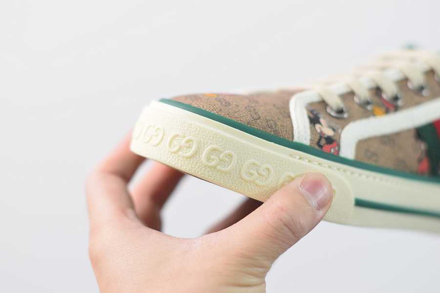 Gvcci 606110H0T108530