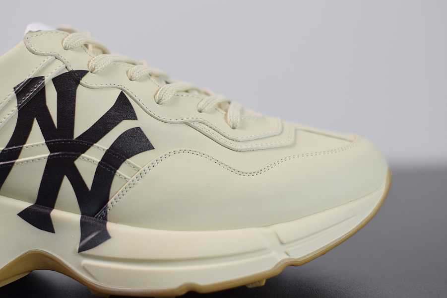 Gvcc1 Rhyton Vintage Trainer Sneaker 576963 DRW009522