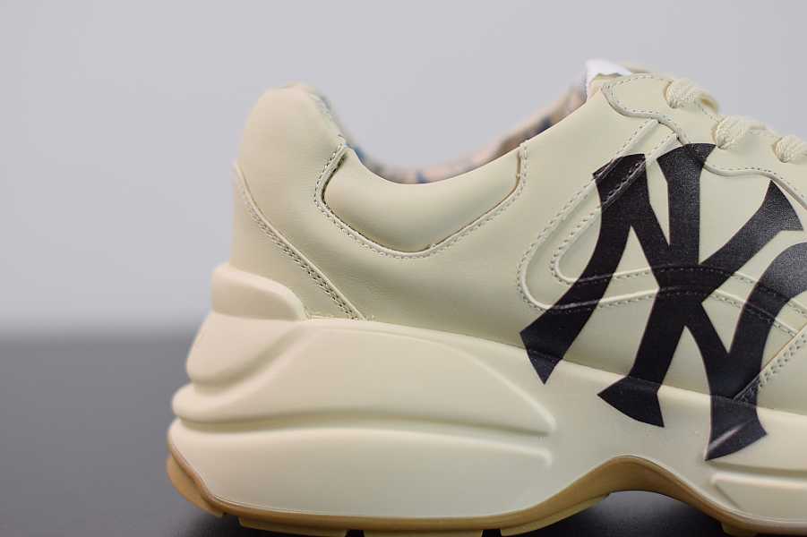Gvcc1 Rhyton Vintage Trainer Sneaker 576963 DRW009522