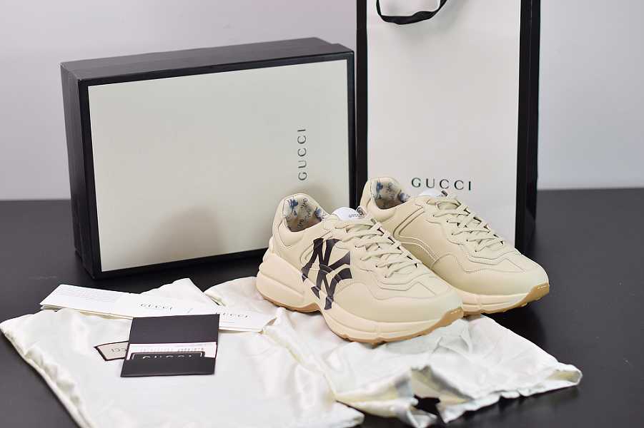 Gvcc1 Rhyton Vintage Trainer Sneaker 576963 DRW009522