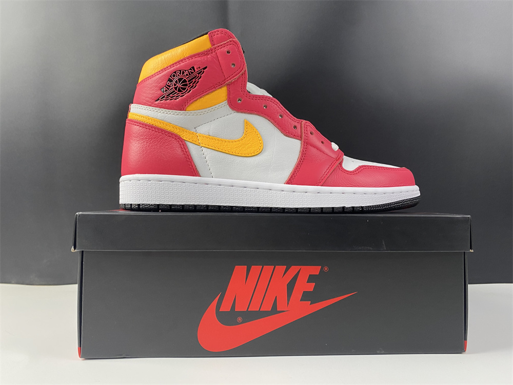 Jordan 1 Retro High OG Light Fusion Red 555088-603