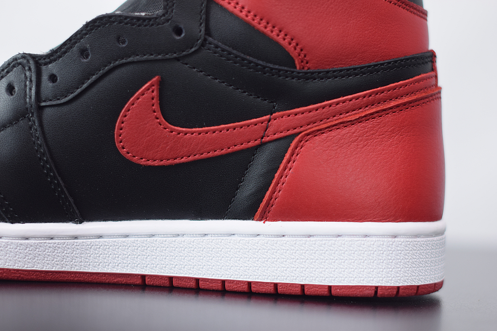 Jordan 1 Retro Bred Banned (2016)555088-001