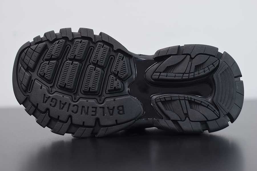 Balenc1a9a Track touch-strap sandals 617543w2cc11000