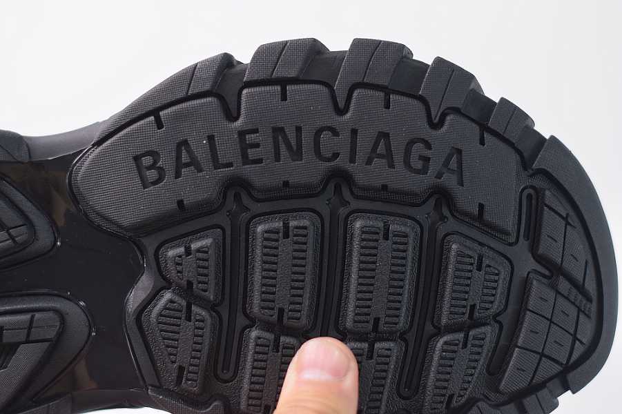 Balenc1a9a Track touch-strap sandals 617543w2cc11000