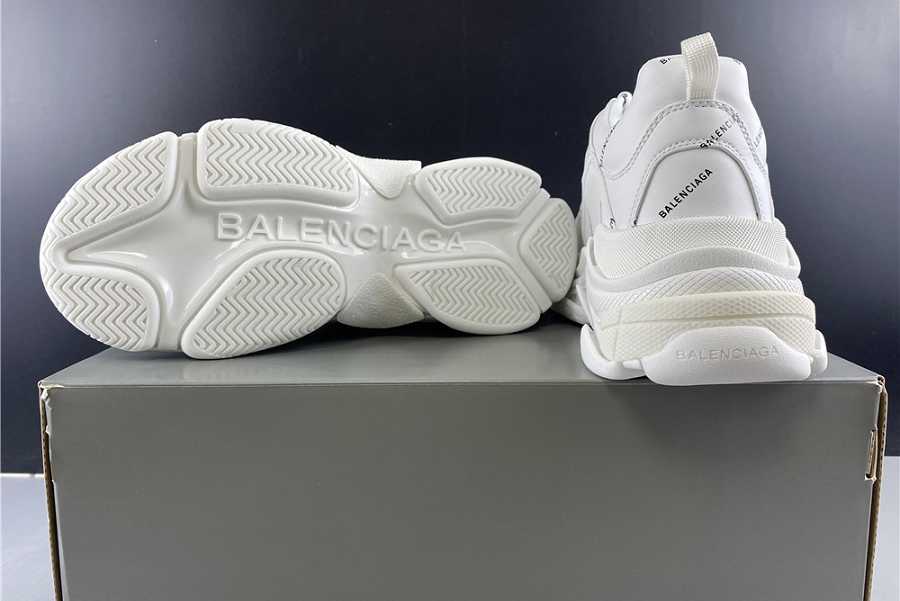 Balenc1a9a TRIPLE-S 524039W2GN39199