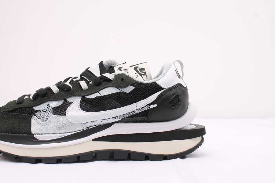Nike Vaporwaffle sacai Black White  CV1363-001